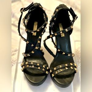 BCBGENERATION BLACK LEATHER STUDDED PUMP STRAP HEELS, SIZE 8.5